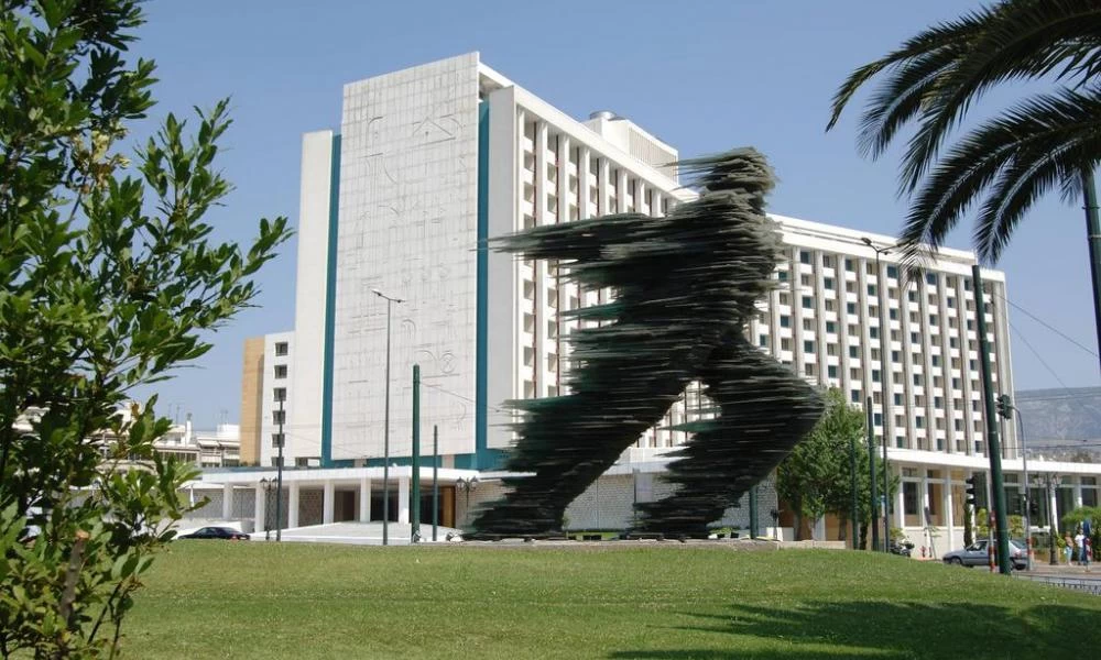 Έλληνας γιατρός και ερευνητής στις ΗΠΑ για κορονοϊό: «Μεταφορά των ευάλωτων ομάδων και μεταναστών ακόμα και στο Χίλτον»